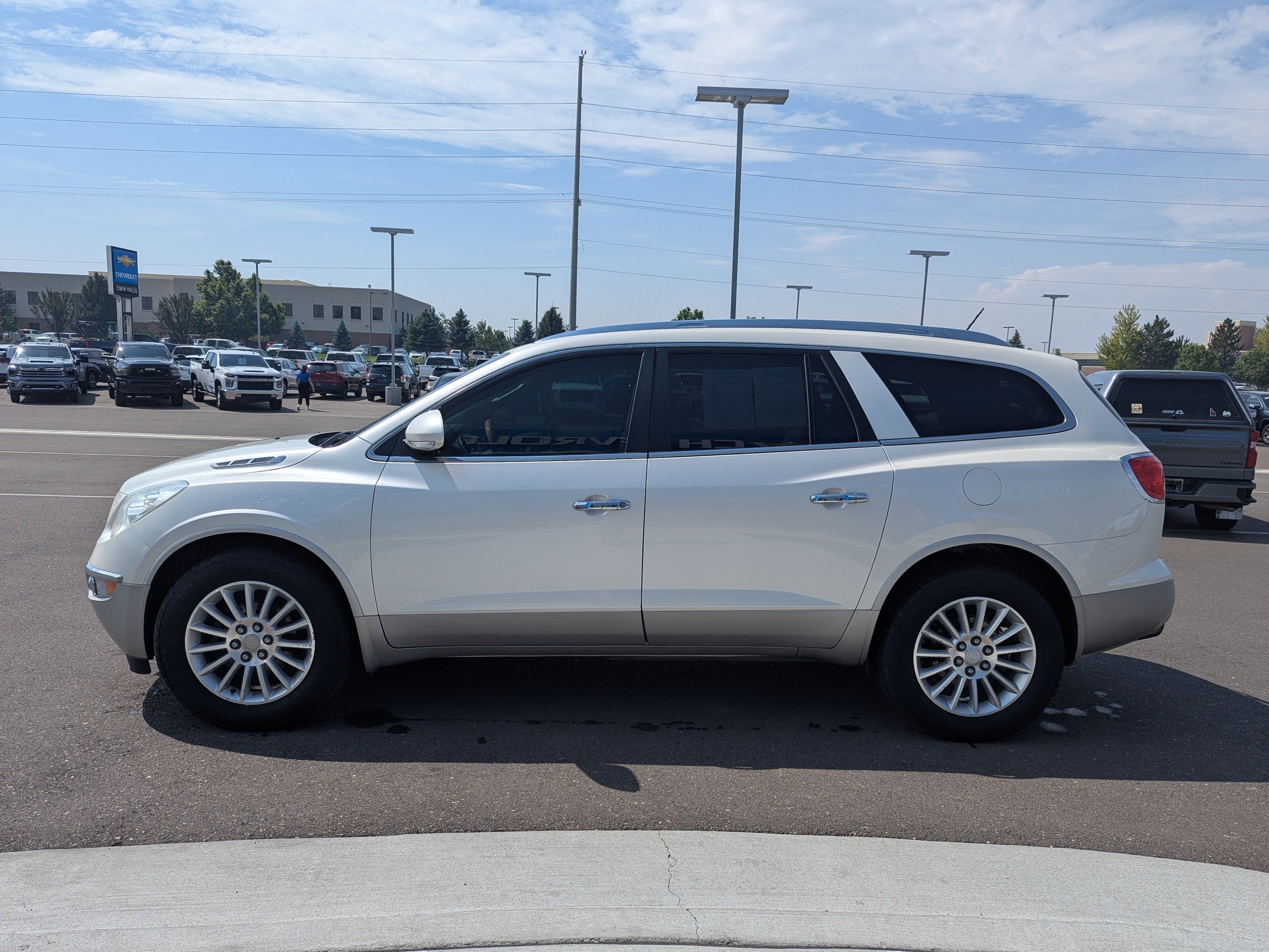 Used 2011 Buick Enclave CXL AWD/4WD image 9