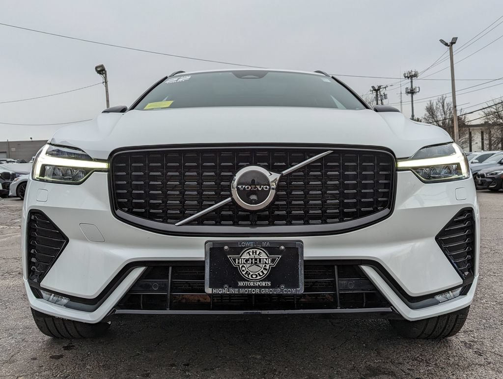 Used 2022 Volvo XC60 B5 R-Design w/ Advanced Package AWD/4WD image 4