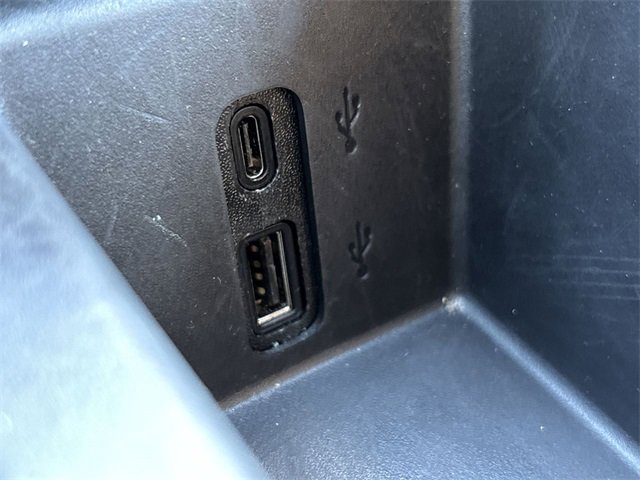 Used 2025 GMC Acadia Elevation image 37