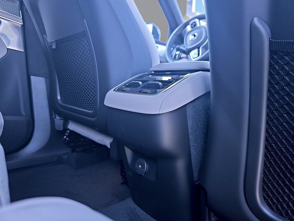 New 2026 Volvo XC90 B6 Ultra w/ Lounge Package AWD/4WD image 17
