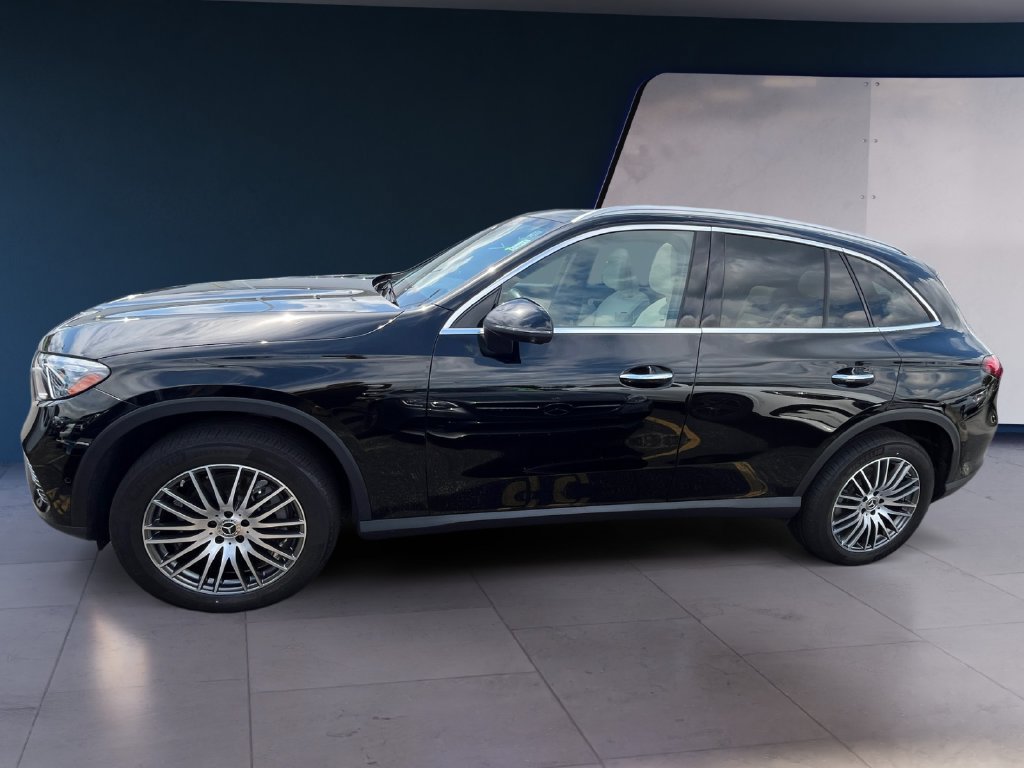 Certified 2023 Mercedes-Benz GLC 300 4MATIC image 2