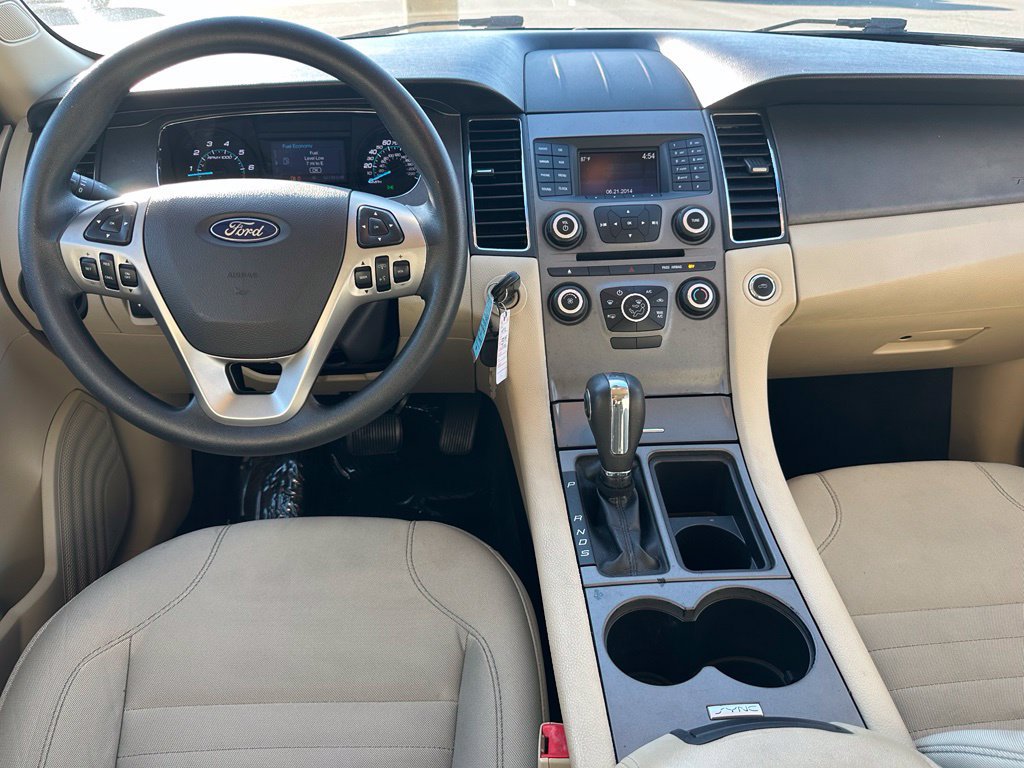 Used 2018 Ford Taurus SE FWD image 4
