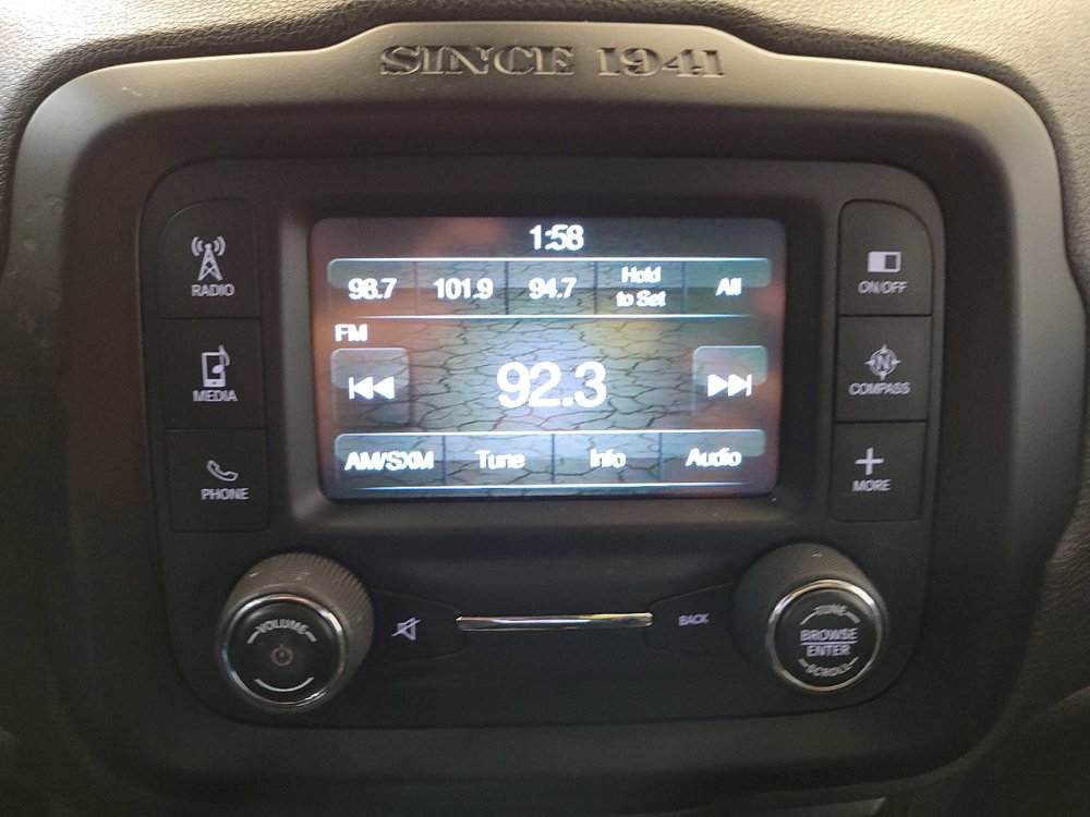 Used 2015 Jeep Renegade Limited image 25