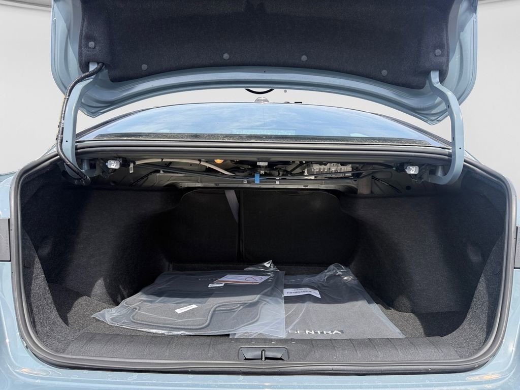 New 2026 Nissan Sentra SR w/ SR Premium Package FWD image 18