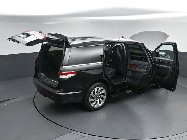Certified 2023 Lincoln Navigator Reserve AWD/4WD image 62