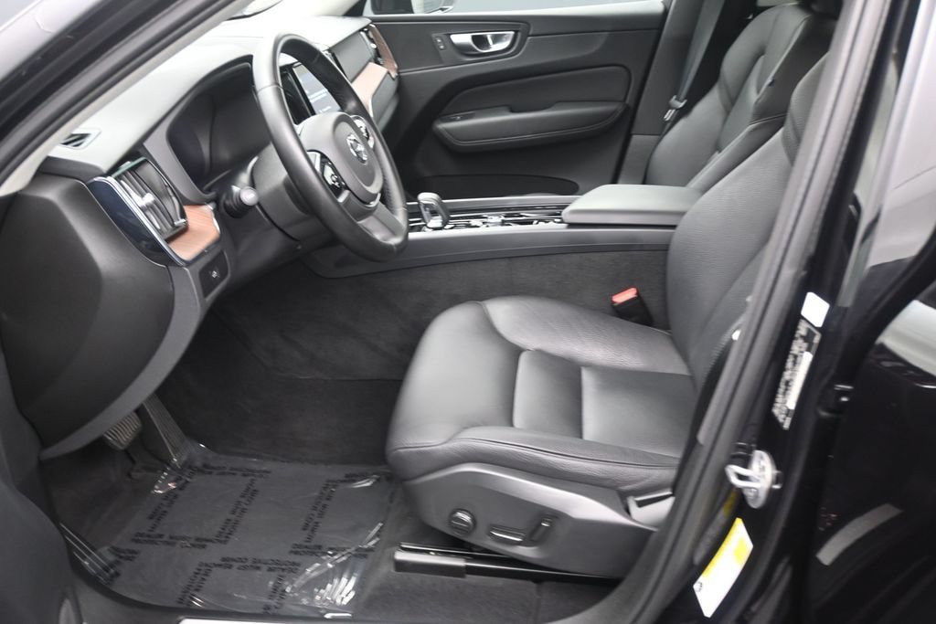 Used 2024 Volvo XC60 B5 Plus w/ Protection Package Premier AWD/4WD image 14