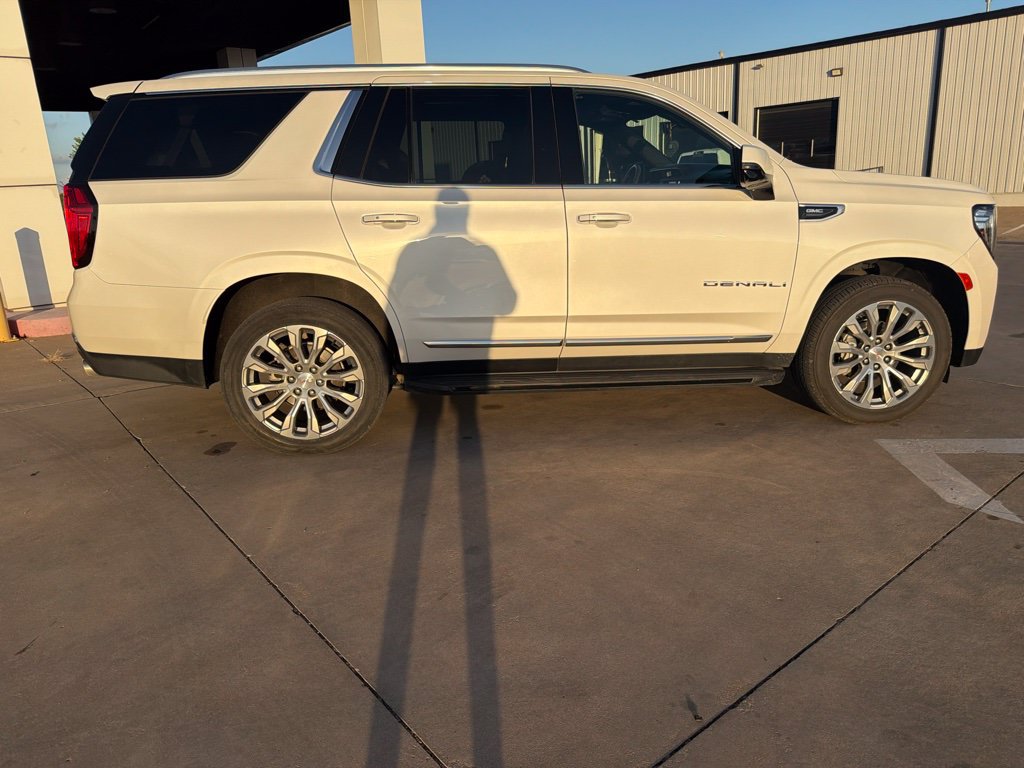 Used 2022 GMC Yukon Denali AWD/4WD image 2