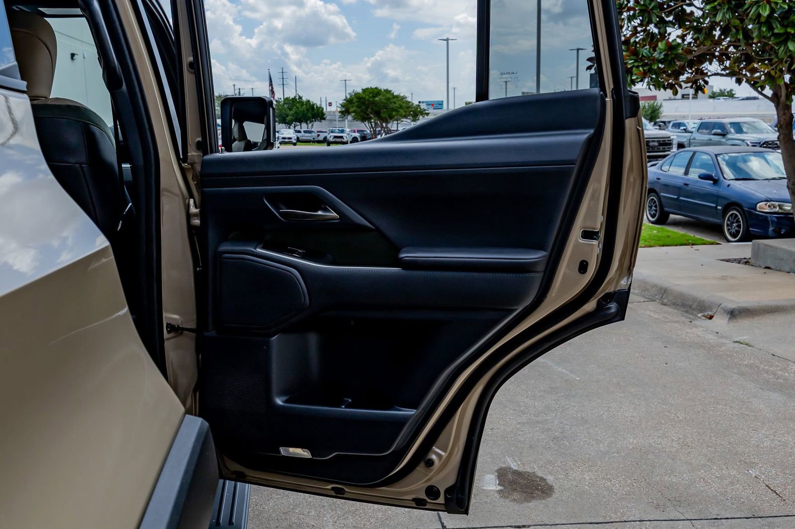 Used 2025 Lexus GX 550 AWD/4WD image 39