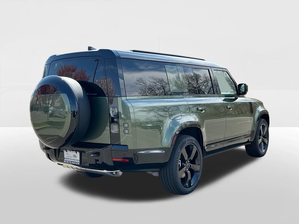 New 2026 Land Rover Defender 130 X-Dynamic SE image 4