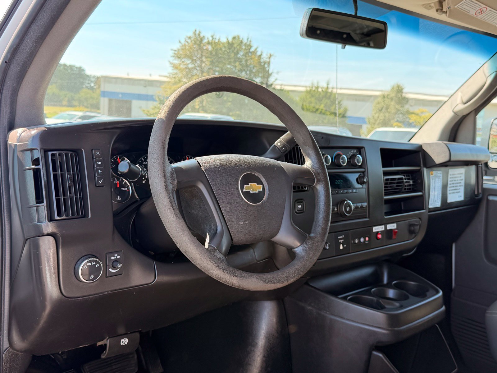 Used 2014 Chevrolet Express 2500 RWD image 16