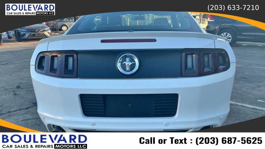 Used 2013 Ford Mustang Premium image 7