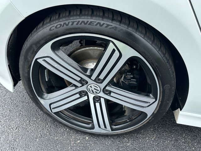 Used 2015 Volkswagen Golf R 4-Door AWD/4WD image 9