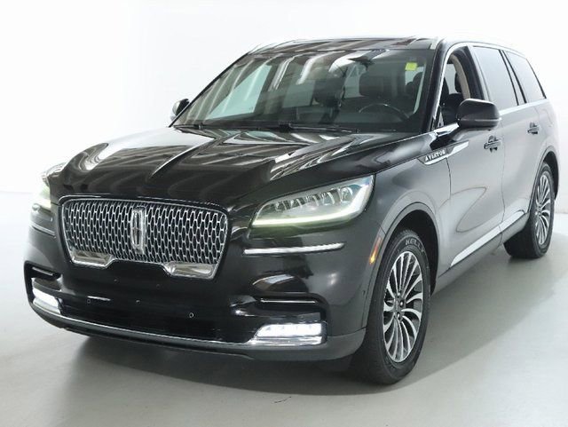 Used 2020 Lincoln Aviator Reserve w/ Class IV Trailer Tow Package image 2