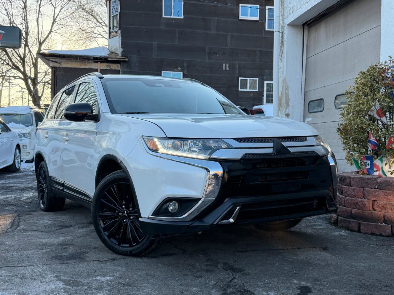 Used 2020 Mitsubishi Outlander LE FWD image 15