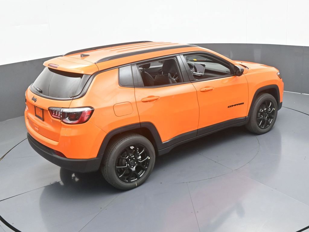 Used 2026 Jeep Compass Latitude AWD/4WD image 39