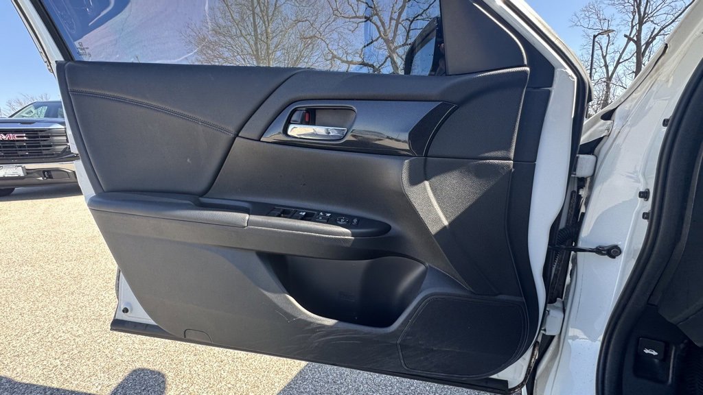 Used 2014 Honda Accord Sport image 14