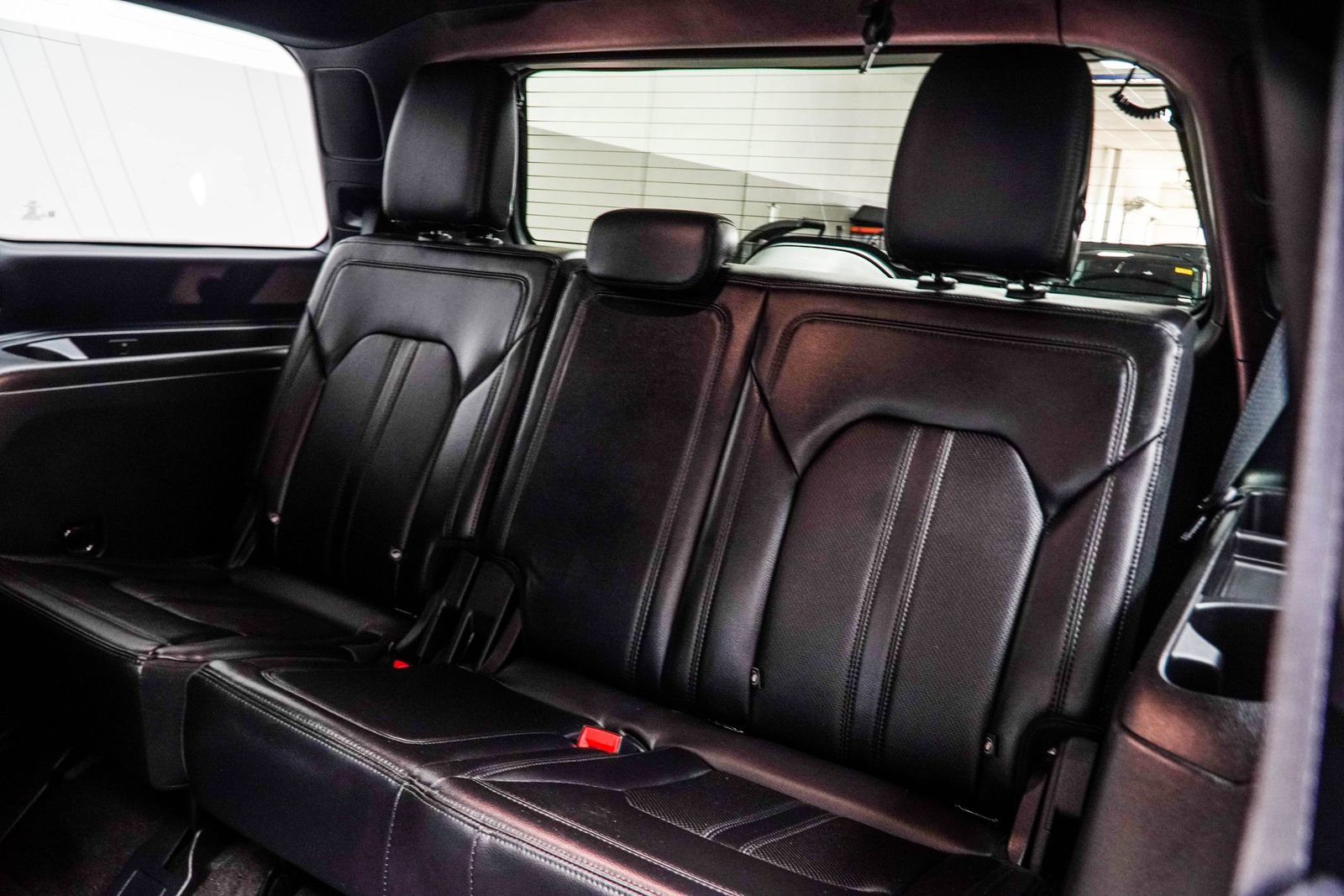 Used 2020 Ford Expedition Limited w/ Equipment Group 302A image 40