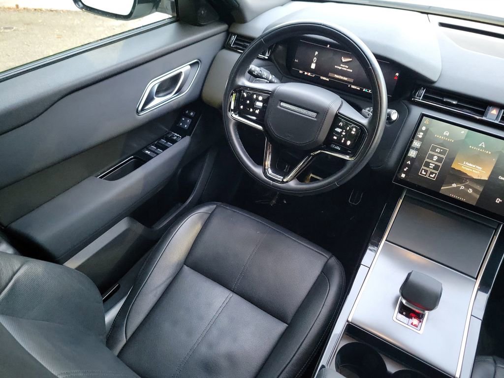 Used 2025 Land Rover Range Rover Velar Dynamic SE AWD/4WD image 19