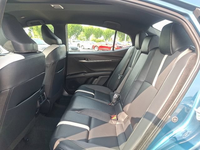 Used 2025 Toyota Camry SE FWD image 8