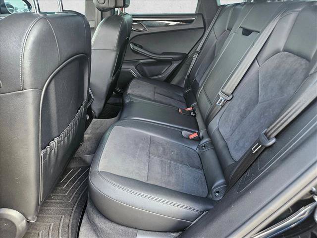 Used 2018 Porsche Macan AWD/4WD image 13