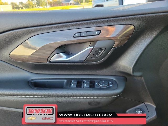 Used 2024 GMC Terrain Denali w/ Denali Premium Package AWD/4WD image 17