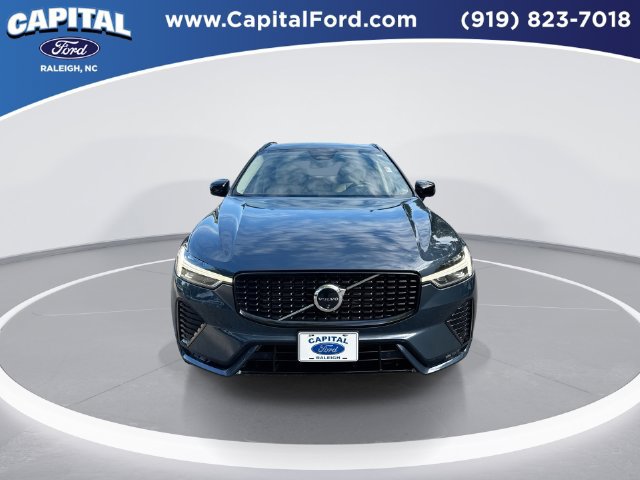 Used 2025 Volvo XC60 B5 Plus w/ Protection Package Premier AWD/4WD image 3