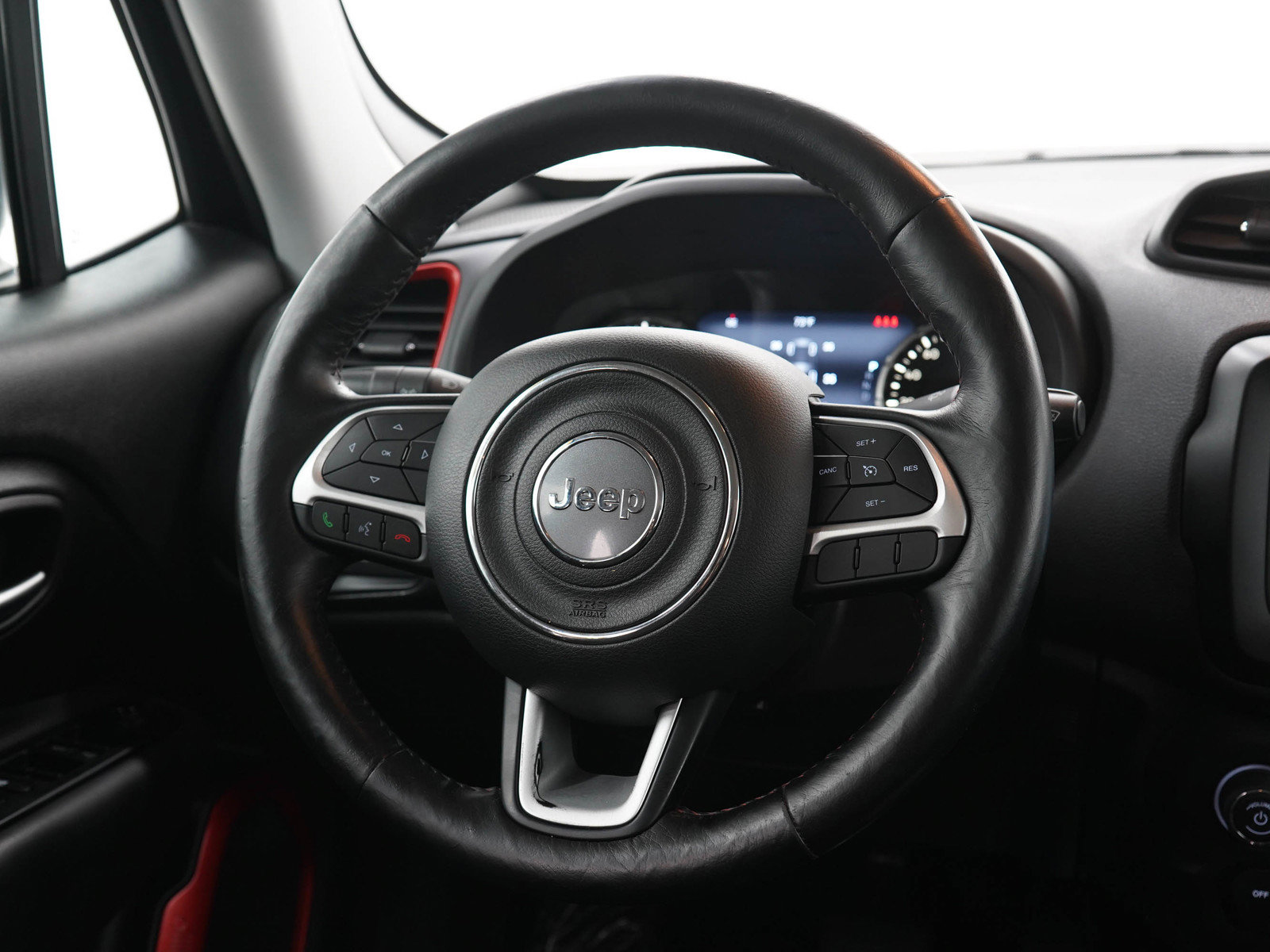 Used 2019 Jeep Renegade Trailhawk w/ Cold Weather Group II AWD/4WD image 16