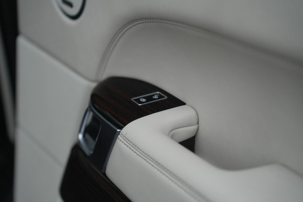 Used 2015 Land Rover Range Rover Supercharged image 26