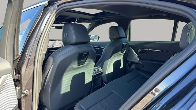 Certified 2025 BMW 530i xDrive w/ Premium Package AWD/4WD image 14