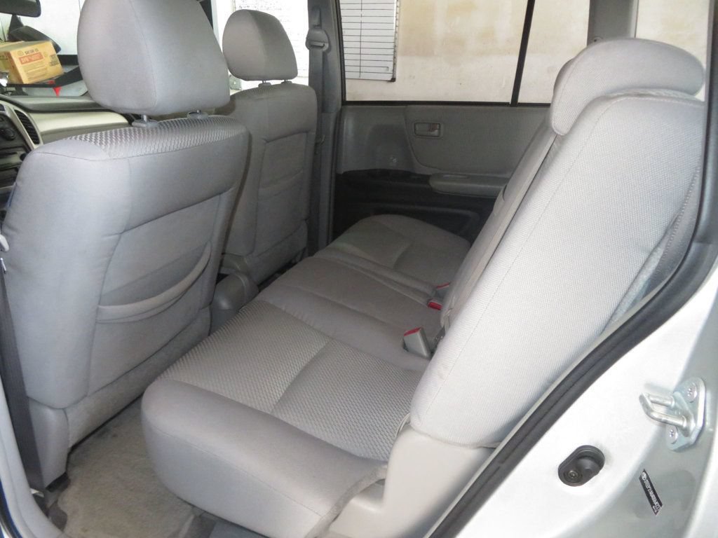Used 2004 Toyota Highlander 4WD V6 image 19
