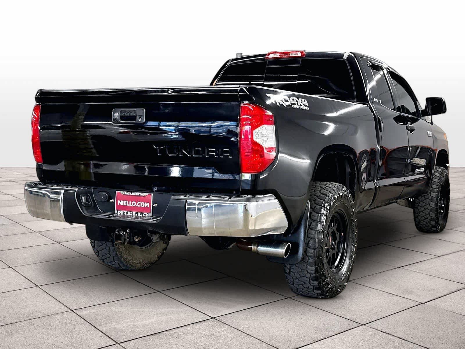Used 2017 Toyota Tundra SR5 w/ TRD Off Road Package AWD/4WD image 15