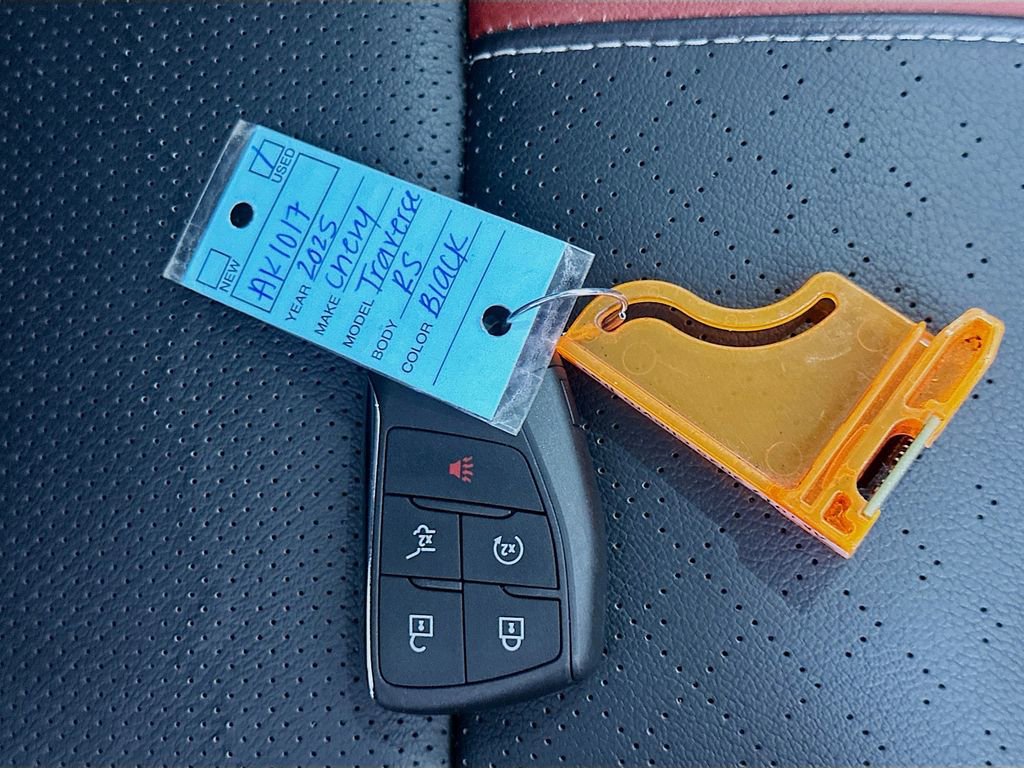 Used 2025 Chevrolet Traverse RS w/ LPO, Cargo Package image 39