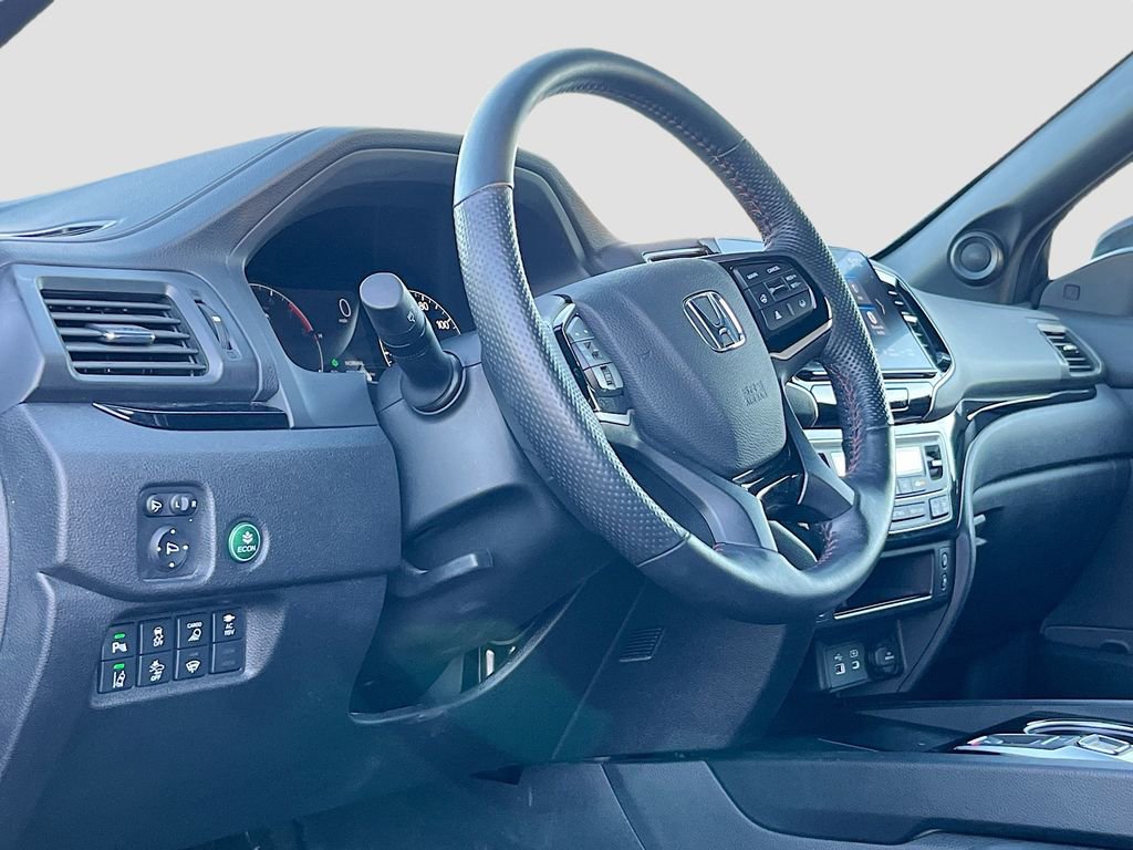 Used 2025 Honda Ridgeline Black Edition image 9