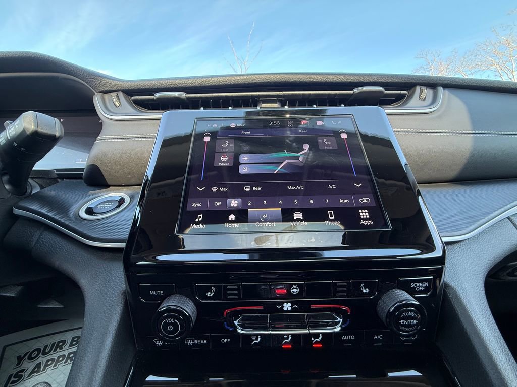 Used 2023 Jeep Grand Cherokee L Laredo w/ Luxury Tech Group I image 24