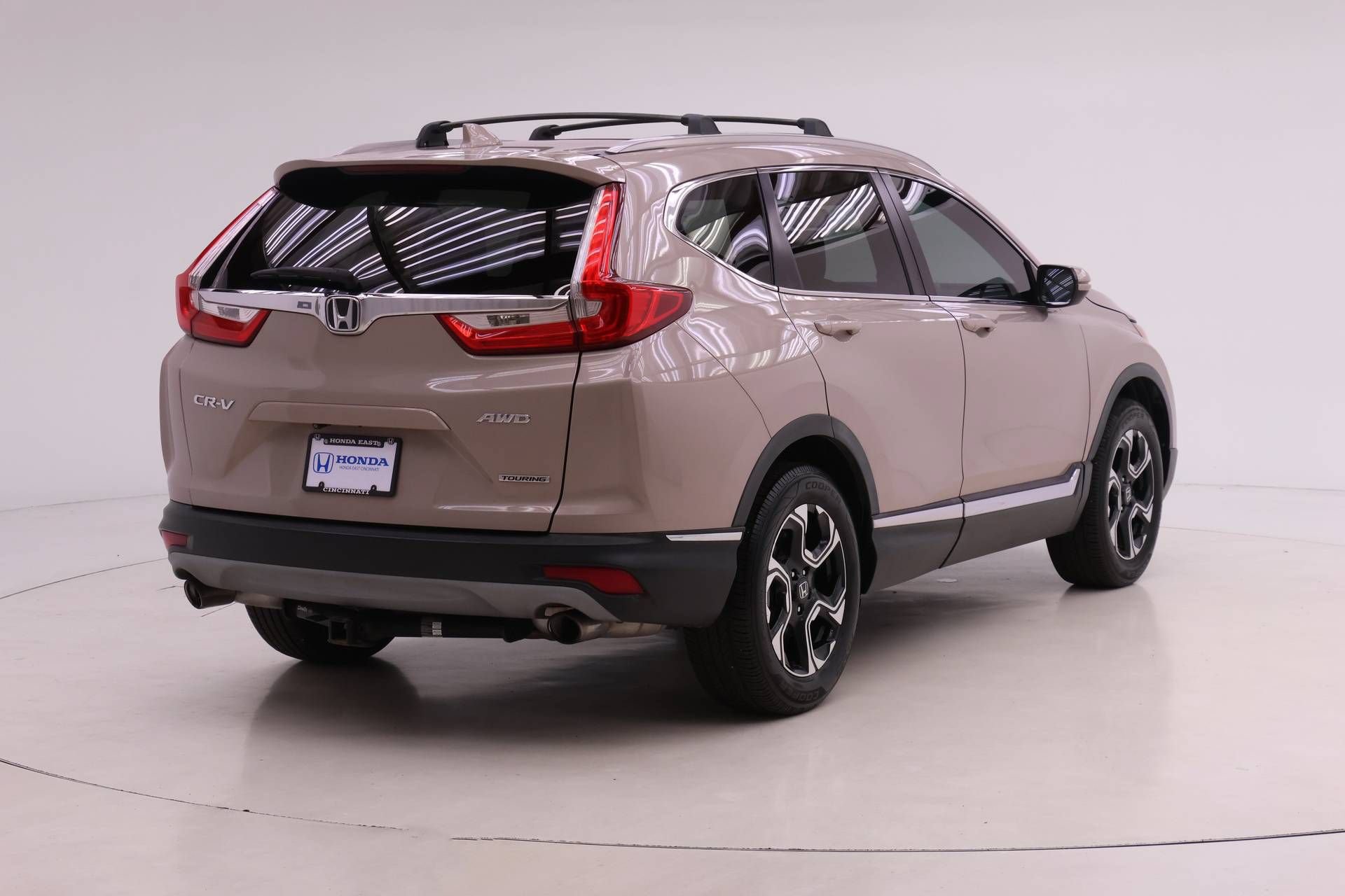 Used 2017 Honda CR-V Touring image 2