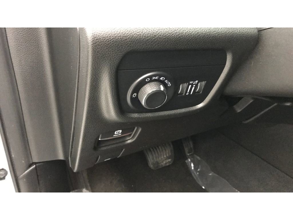 Used 2023 Jeep Grand Cherokee Altitude image 8