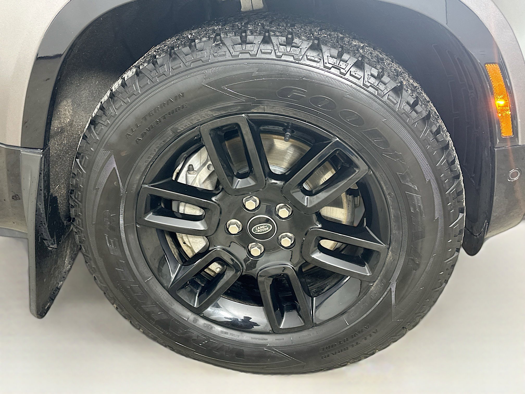 Used 2022 Land Rover Defender 110 X-Dynamic SE image 11