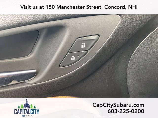 Used 2023 Chevrolet Equinox Premier AWD/4WD image 13
