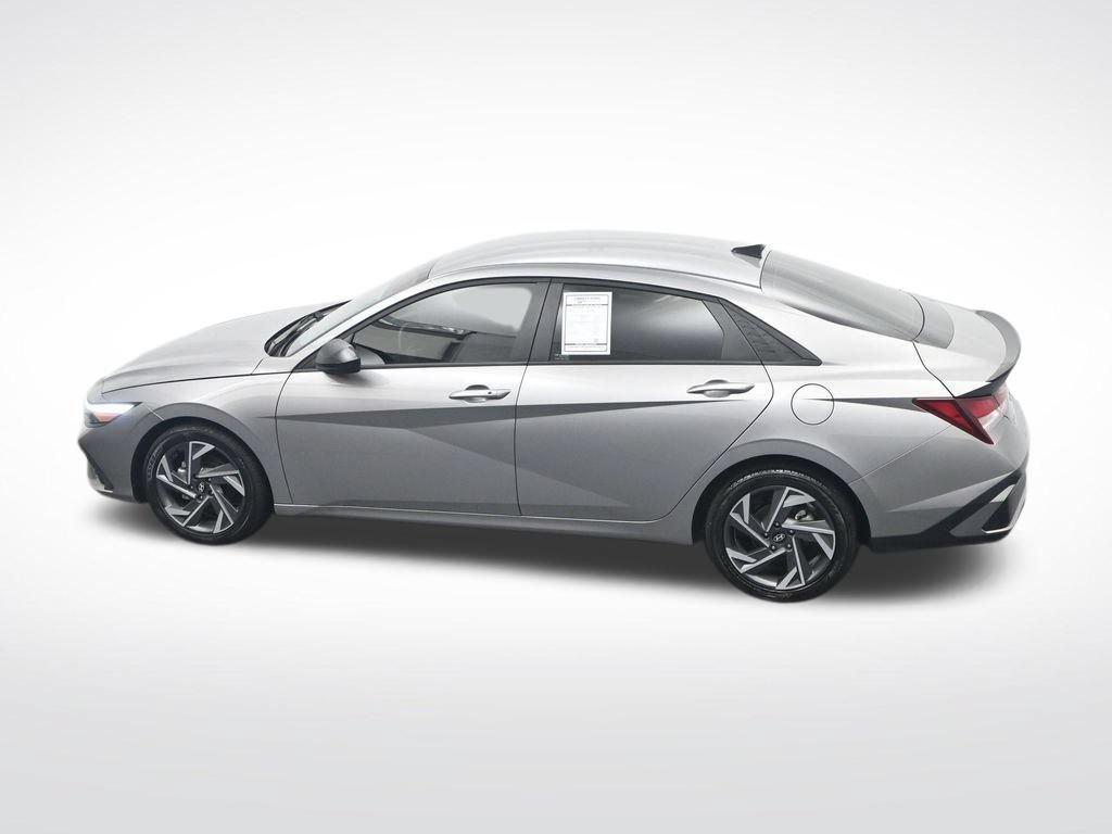 Used 2025 Hyundai Elantra Sport FWD image 36