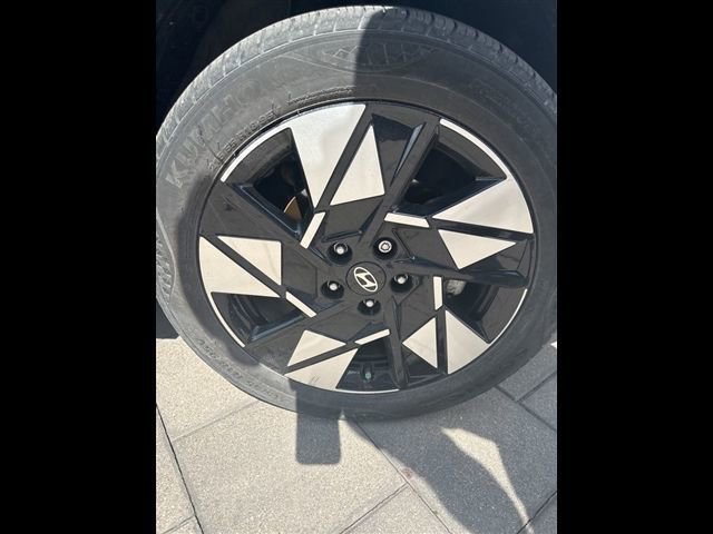 Certified 2024 Hyundai Kona SEL w/ Convenience Package image 3