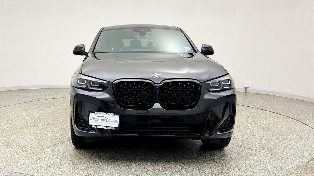 Used 2024 BMW X4 xDrive30i w/ Premium Package AWD/4WD image 2