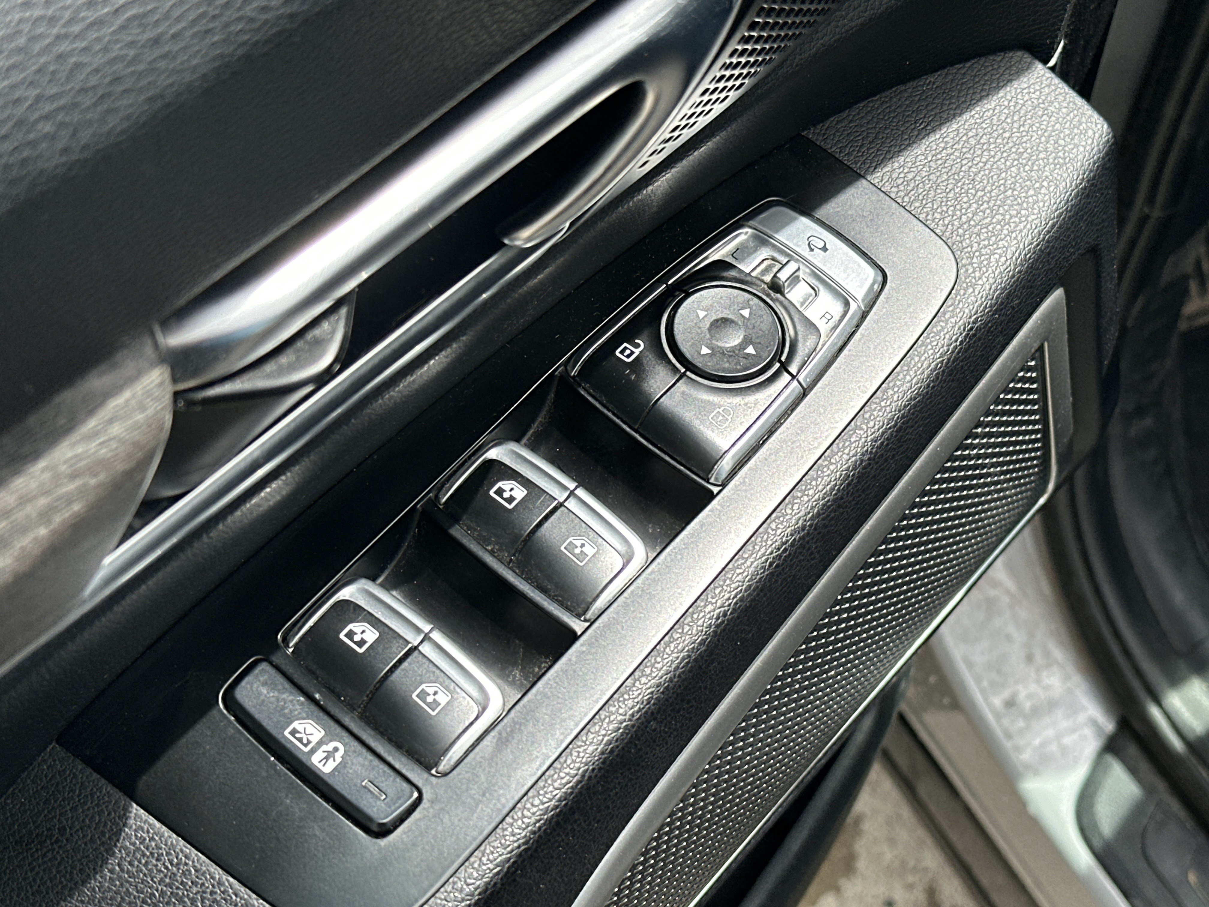 Used 2022 Kia Telluride EX w/ EX Premium Package AWD/4WD image 14