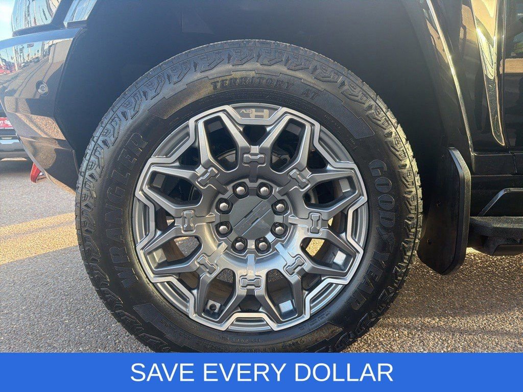Used 2025 GMC Hummer EV 2X w/ LPO, Sport Package AWD/4WD image 8