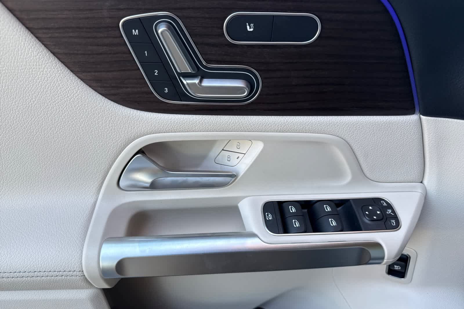 New 2026 Mercedes-Benz GLB 250 image 10