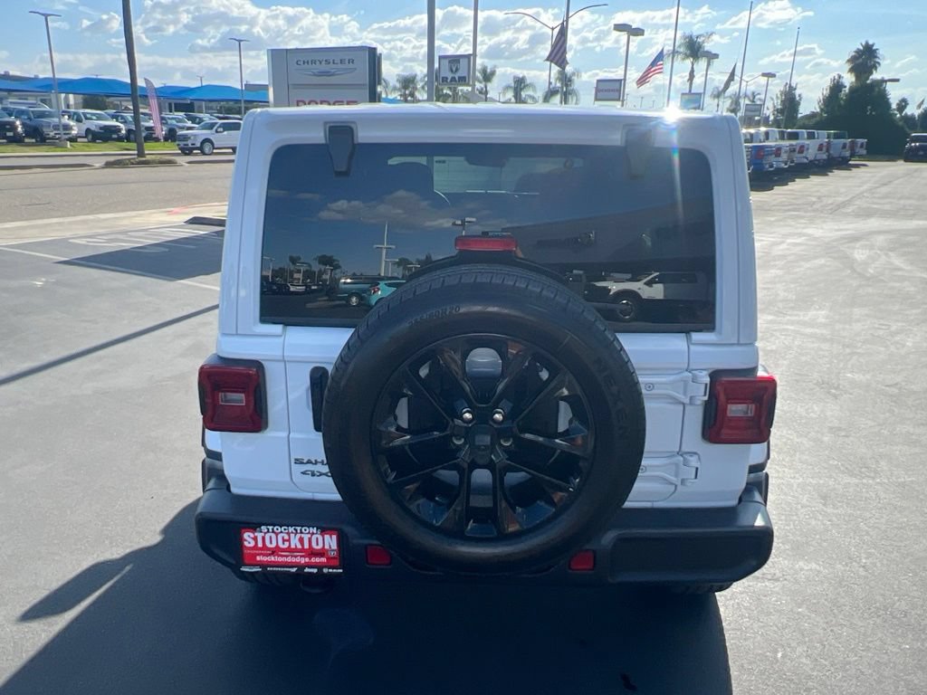 Used 2025 Jeep Wrangler Unlimited Sahara AWD/4WD image 11