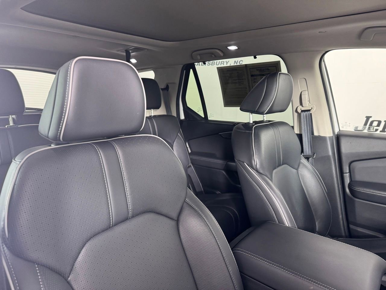Used 2025 Honda Pilot Elite image 37