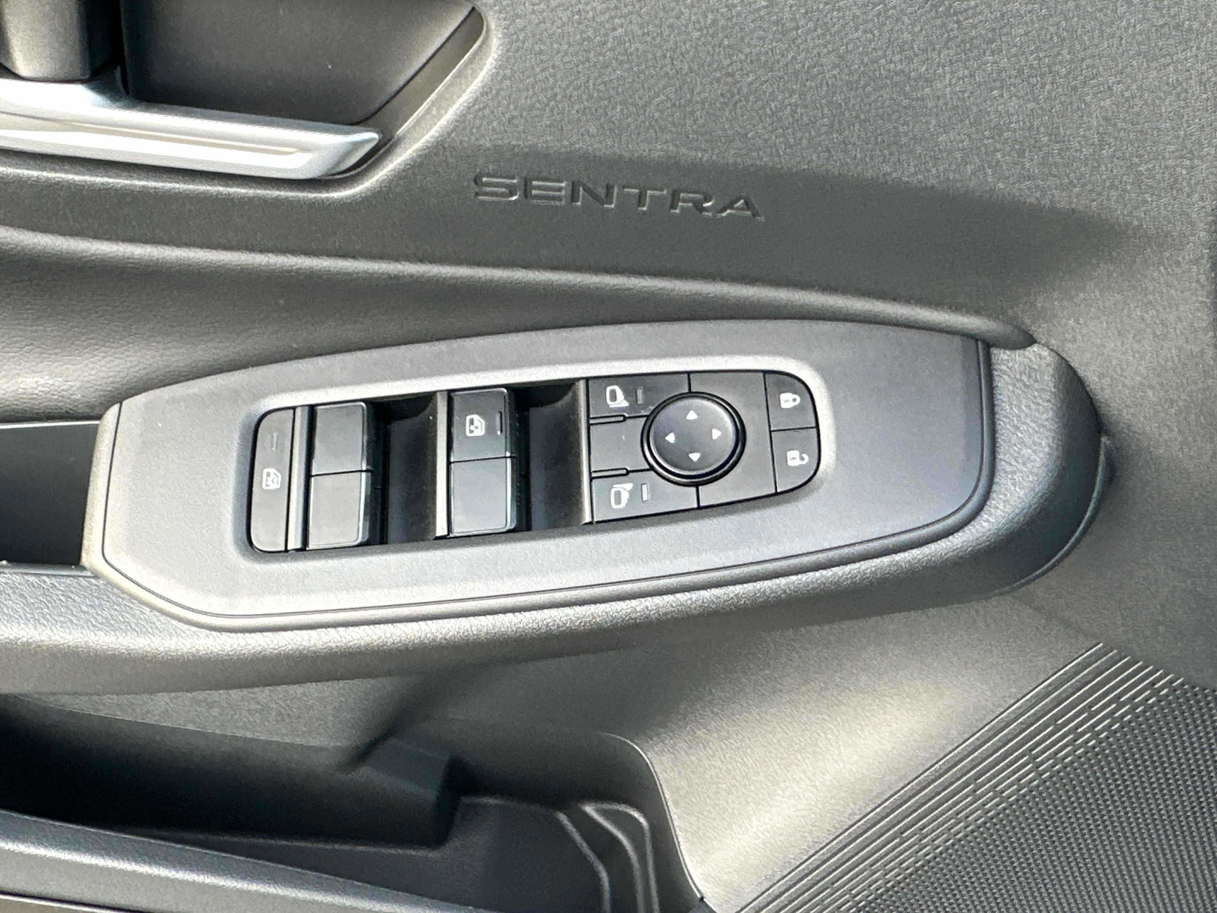 New 2026 Nissan Sentra SV w/ SV Convenience Package FWD image 18