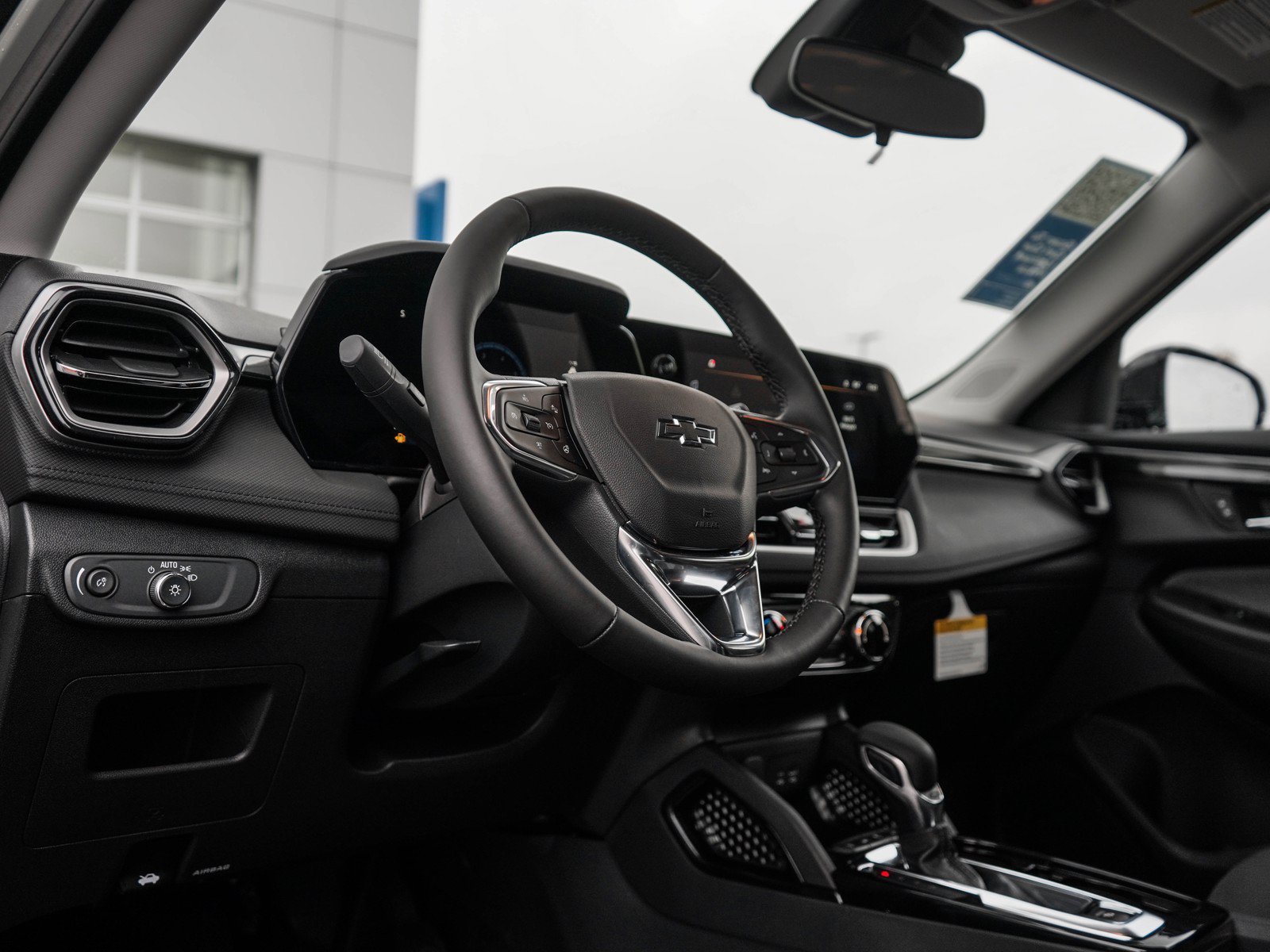 New 2026 Chevrolet TrailBlazer LT w/ Midnight Edition AWD/4WD image 17