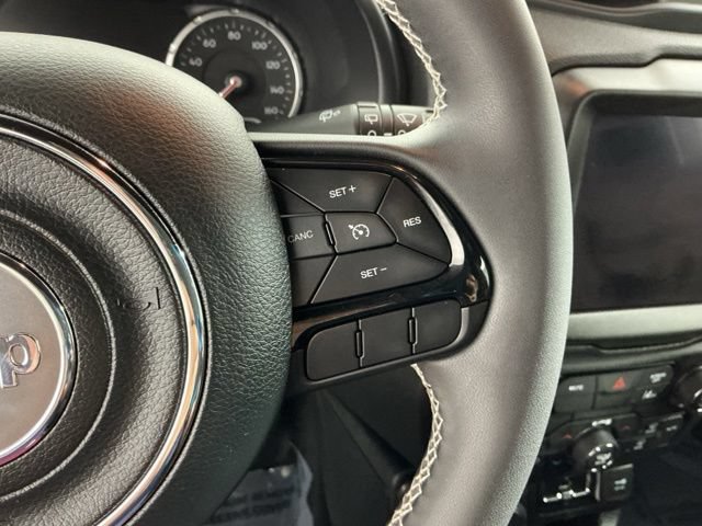 Used 2021 Jeep Renegade Latitude AWD/4WD image 28