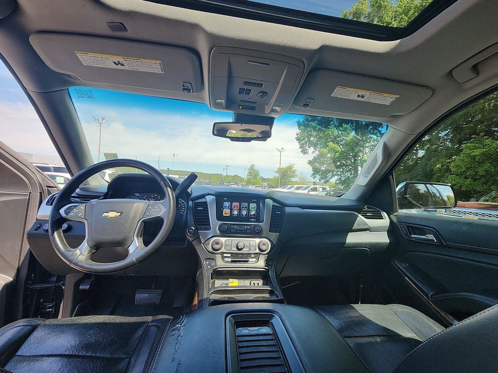 Used 2017 Chevrolet Suburban Premier AWD/4WD image 22